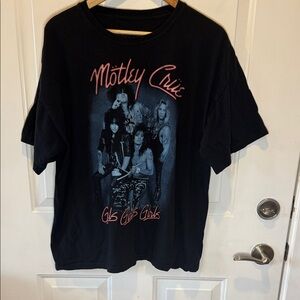 Mötley Crüe Black Graphic Tee